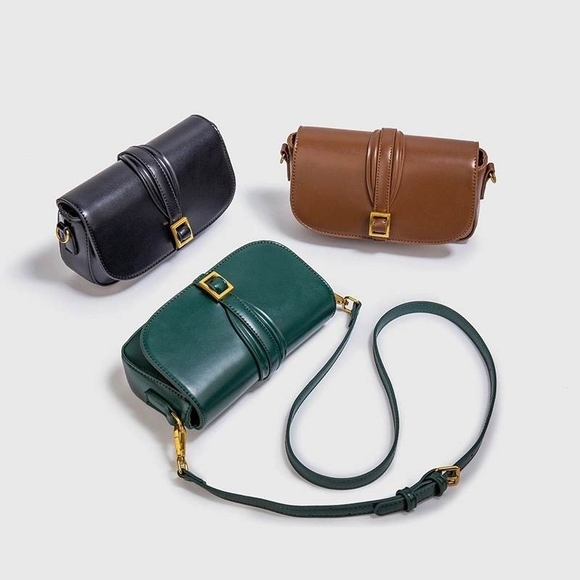 Handbags - Elegant Leather Crossbody Bag - Black, Brown, Green